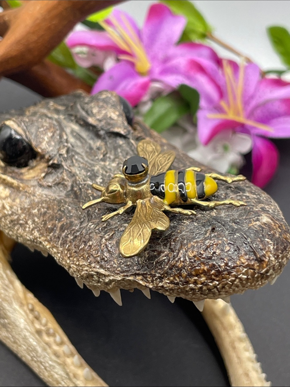Sadie Green bee brooch vintage